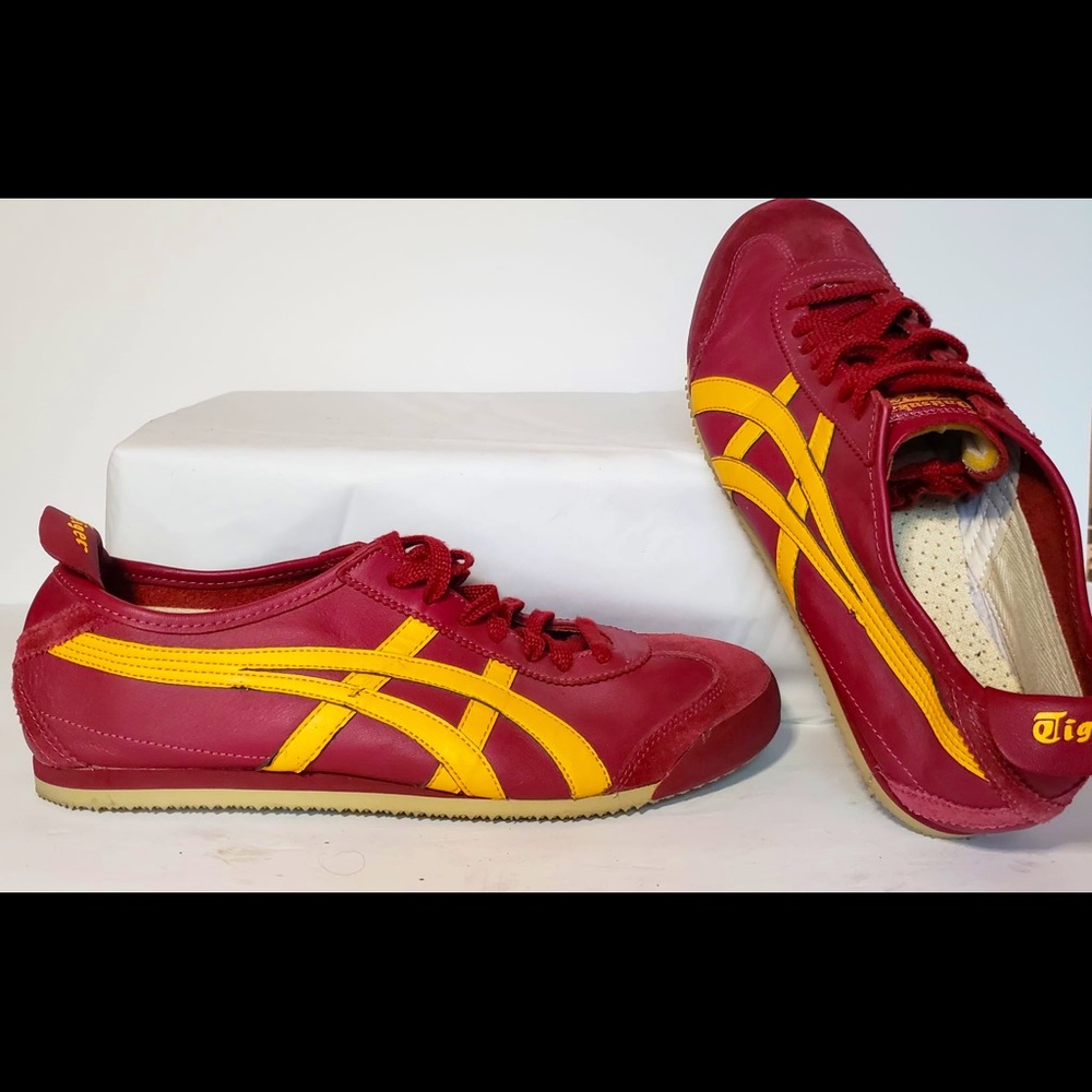 ASICS Tiger sneaks